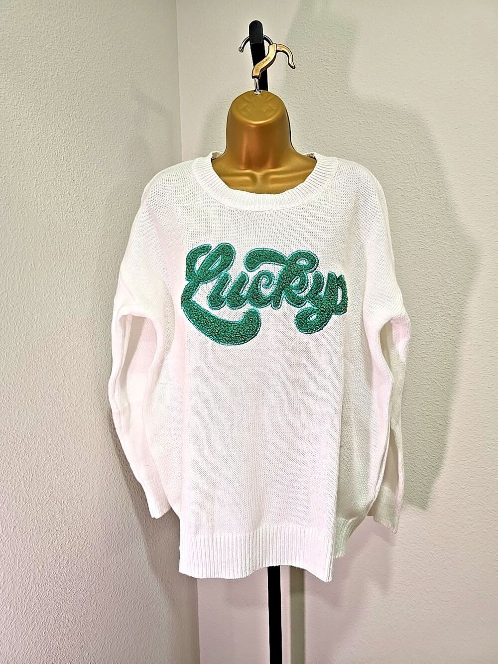 Lucky Spellout White Embroidered Knit Sweater Size XL Green St Patrick's Irish